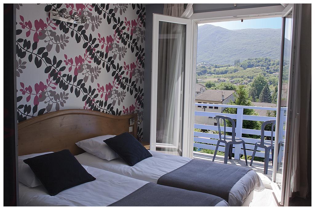 Logis Hotel Restaurant Le Castel Fleuri Saint-Jean-en-Royans Dış mekan fotoğraf