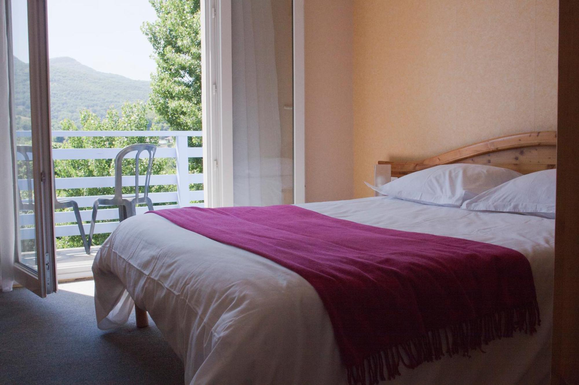 Logis Hotel Restaurant Le Castel Fleuri Saint-Jean-en-Royans Dış mekan fotoğraf