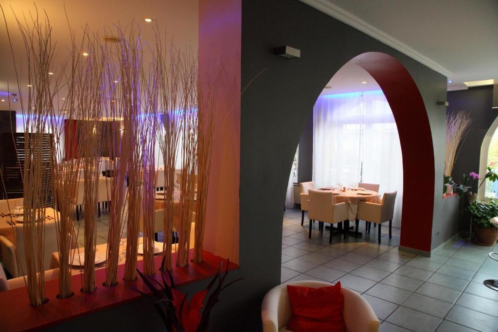 Logis Hotel Restaurant Le Castel Fleuri Saint-Jean-en-Royans Dış mekan fotoğraf