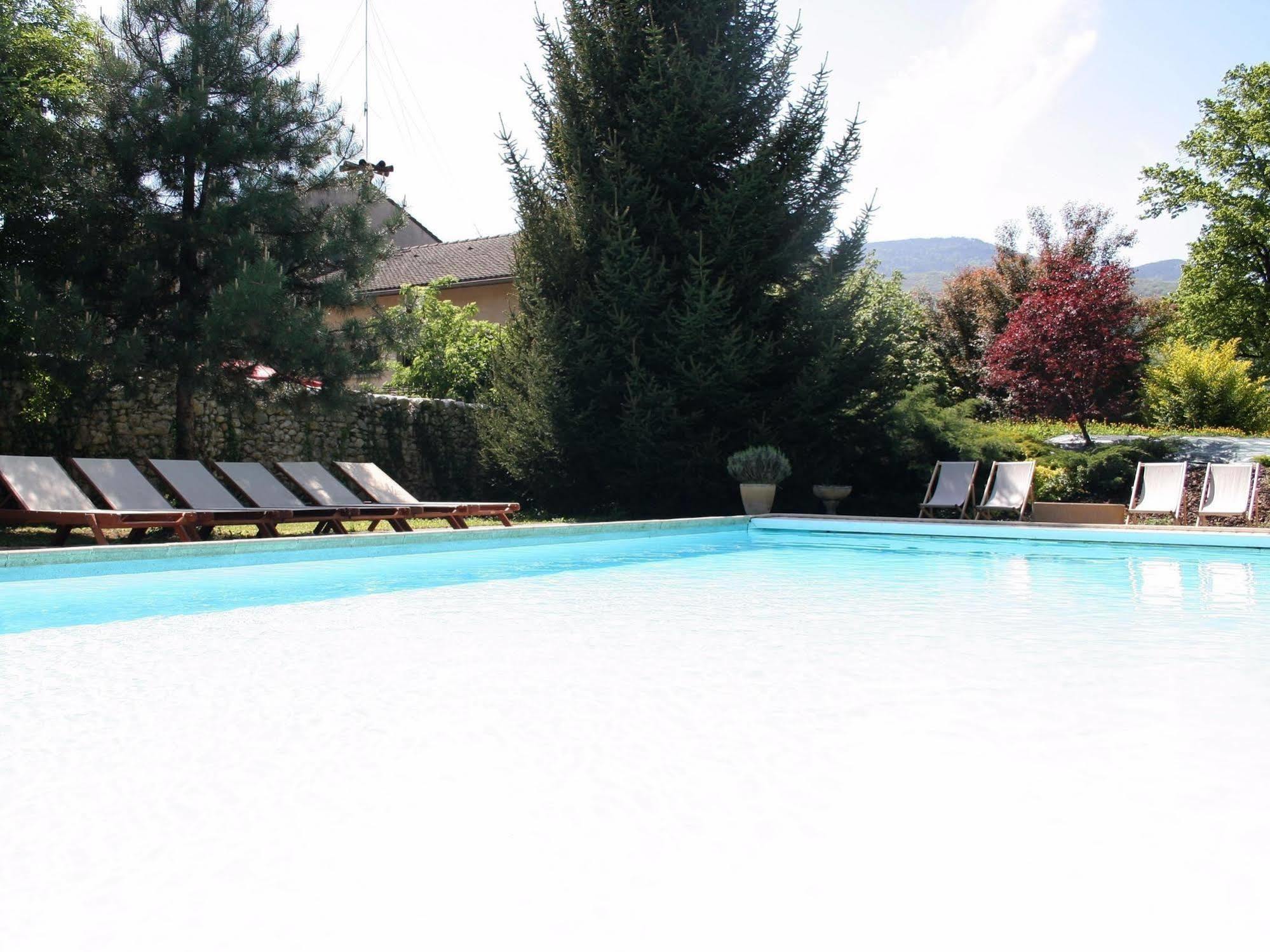 Logis Hotel Restaurant Le Castel Fleuri Saint-Jean-en-Royans Dış mekan fotoğraf