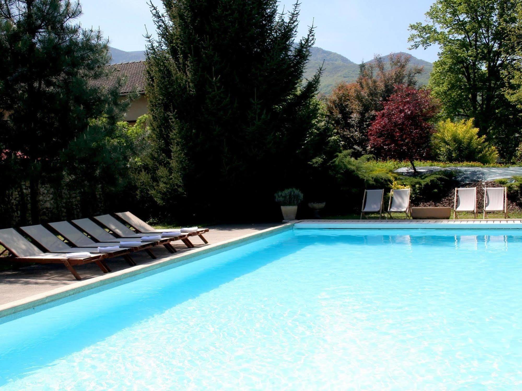 Logis Hotel Restaurant Le Castel Fleuri Saint-Jean-en-Royans Dış mekan fotoğraf