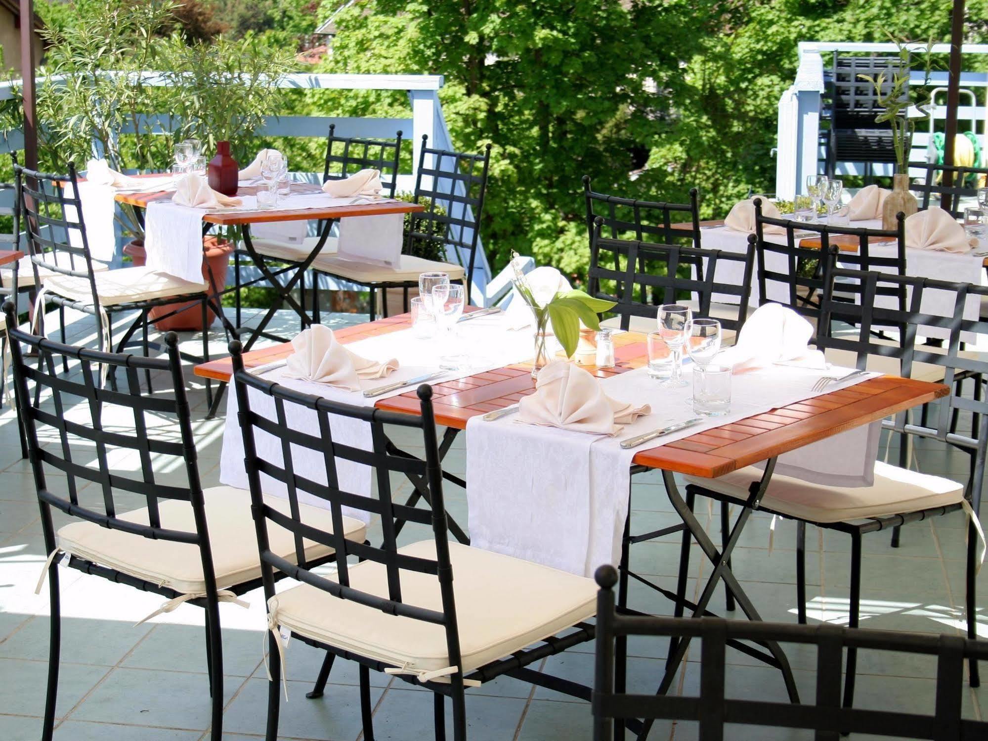 Logis Hotel Restaurant Le Castel Fleuri Saint-Jean-en-Royans Dış mekan fotoğraf
