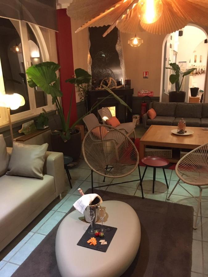 Logis Hotel Restaurant Le Castel Fleuri Saint-Jean-en-Royans Dış mekan fotoğraf