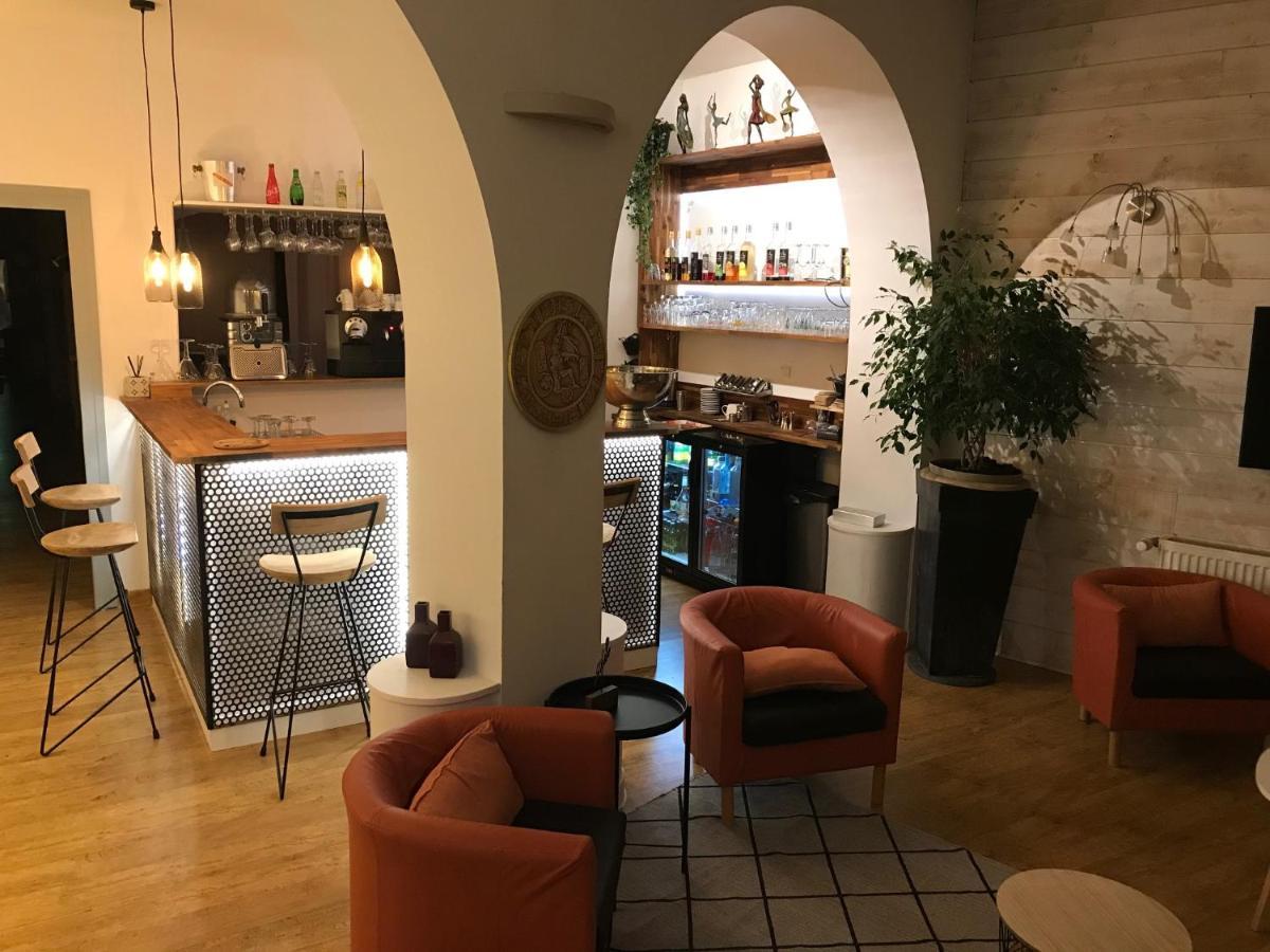 Logis Hotel Restaurant Le Castel Fleuri Saint-Jean-en-Royans Dış mekan fotoğraf