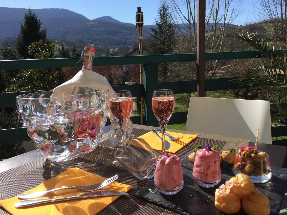 Logis Hotel Restaurant Le Castel Fleuri Saint-Jean-en-Royans Dış mekan fotoğraf